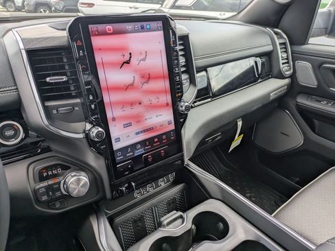 New 2026 RAM 1500 Laramie AWD/4WD image 18