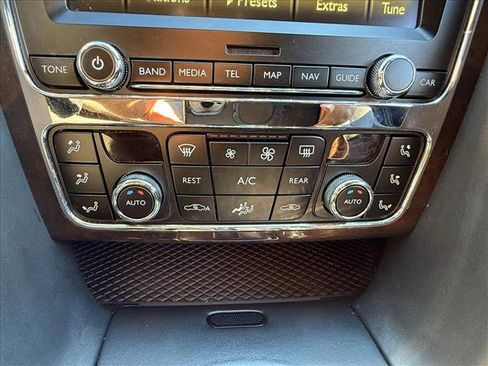 Used 2015 Bentley Flying Spur V8 image 26