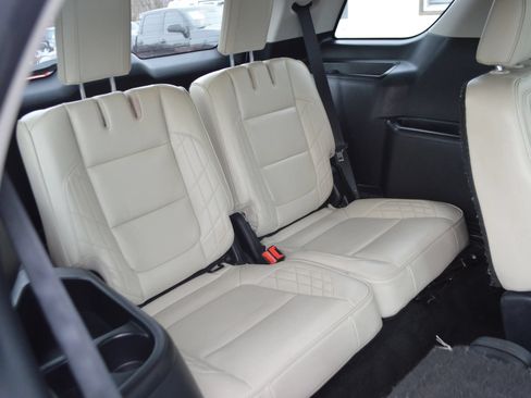 Used 2017 Ford Explorer Platinum AWD/4WD image 17