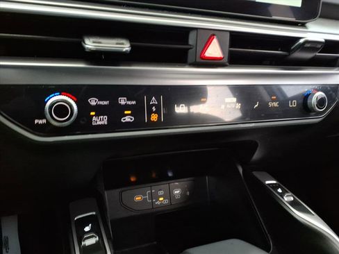 Used 2025 Kia Sorento S w/ Panoramic Sunroof Package image 24