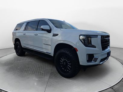 Used 2022 GMC Yukon XL SLT w/ SLT Luxury Package