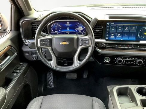 Used 2023 Chevrolet Silverado 1500 LT image 8