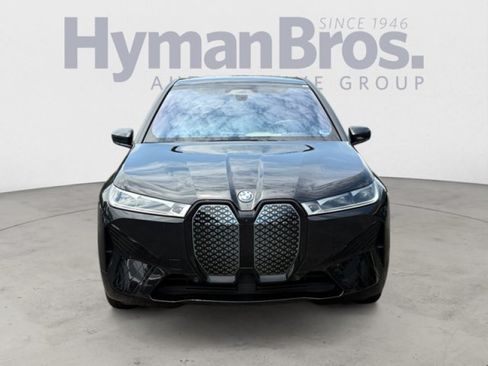 Used 2024 BMW iX xDrive50 w/ Sport Package AWD/4WD image 8