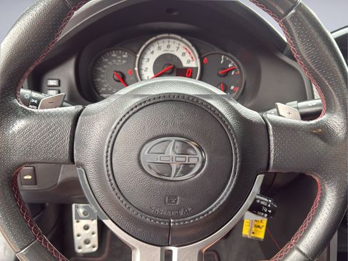 Used 2015 Scion FR-S RWD image 25