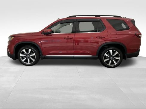 Used 2025 Honda Pilot Elite image 2