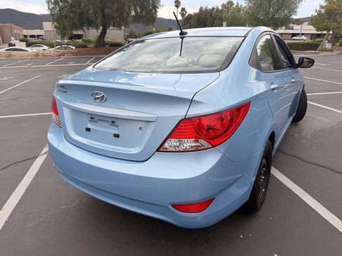 Used 2014 Hyundai Accent GLS FWD image 8