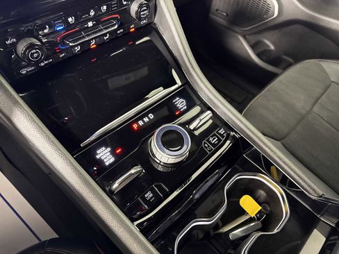 Used 2022 Jeep Grand Cherokee Trailhawk w/ Luxury Tech Group III image 17