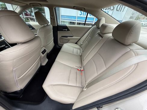 Used 2015 Honda Accord EX-L image 9
