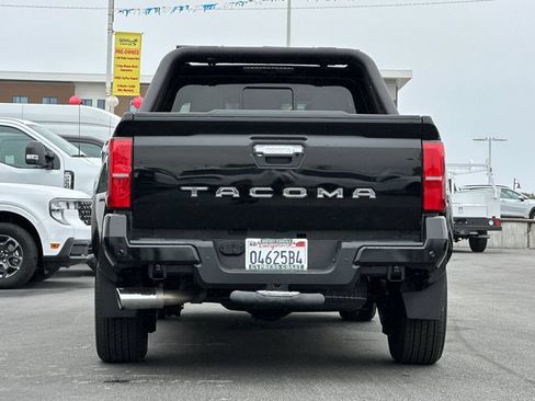 Used 2024 Toyota Tacoma Limited w/ Limited Package (LT) AWD/4WD image 5