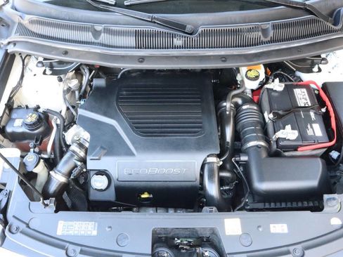 Used 2017 Ford Explorer Platinum image 24