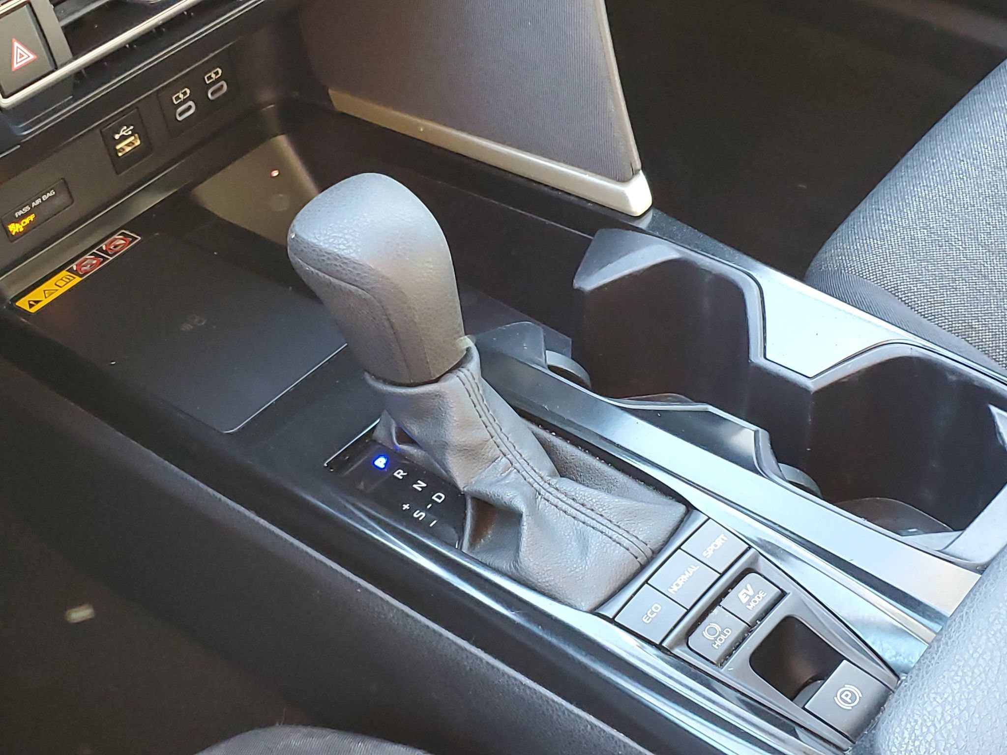 Used 2025 Toyota Camry LE FWD image 17