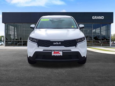 Used 2022 Kia Sorento LX image 4