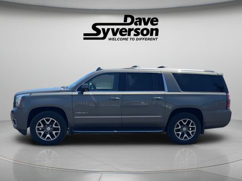 Used 2017 GMC Yukon XL Denali w/ Open Road Package AWD/4WD image 8