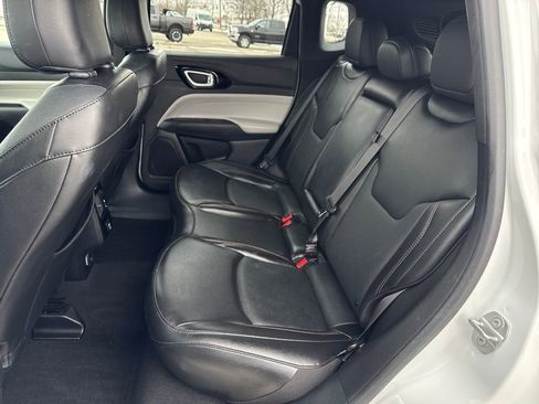 Used 2023 Jeep Compass Limited image 34