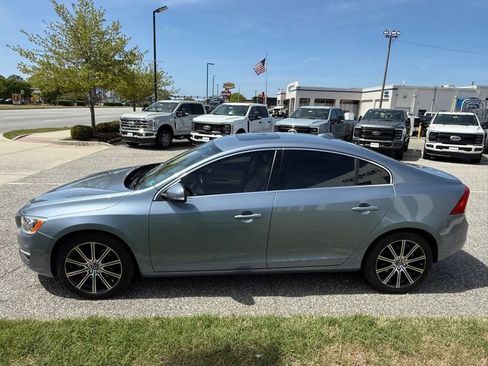 Used 2018 Volvo S60 T5 Inscription image 10