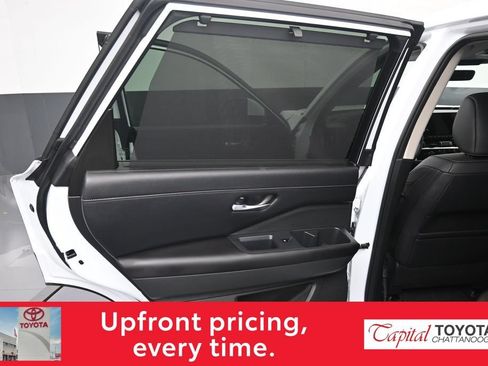 Used 2025 Nissan Pathfinder SL AWD/4WD image 25