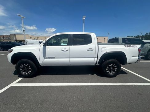 Used 2023 Toyota Tacoma TRD Off-Road RWD image 4