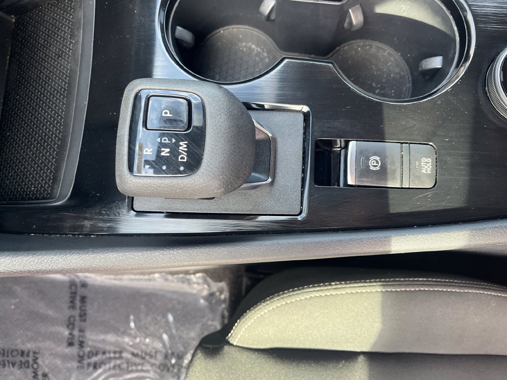Used 2025 Nissan Rogue S AWD/4WD image 24
