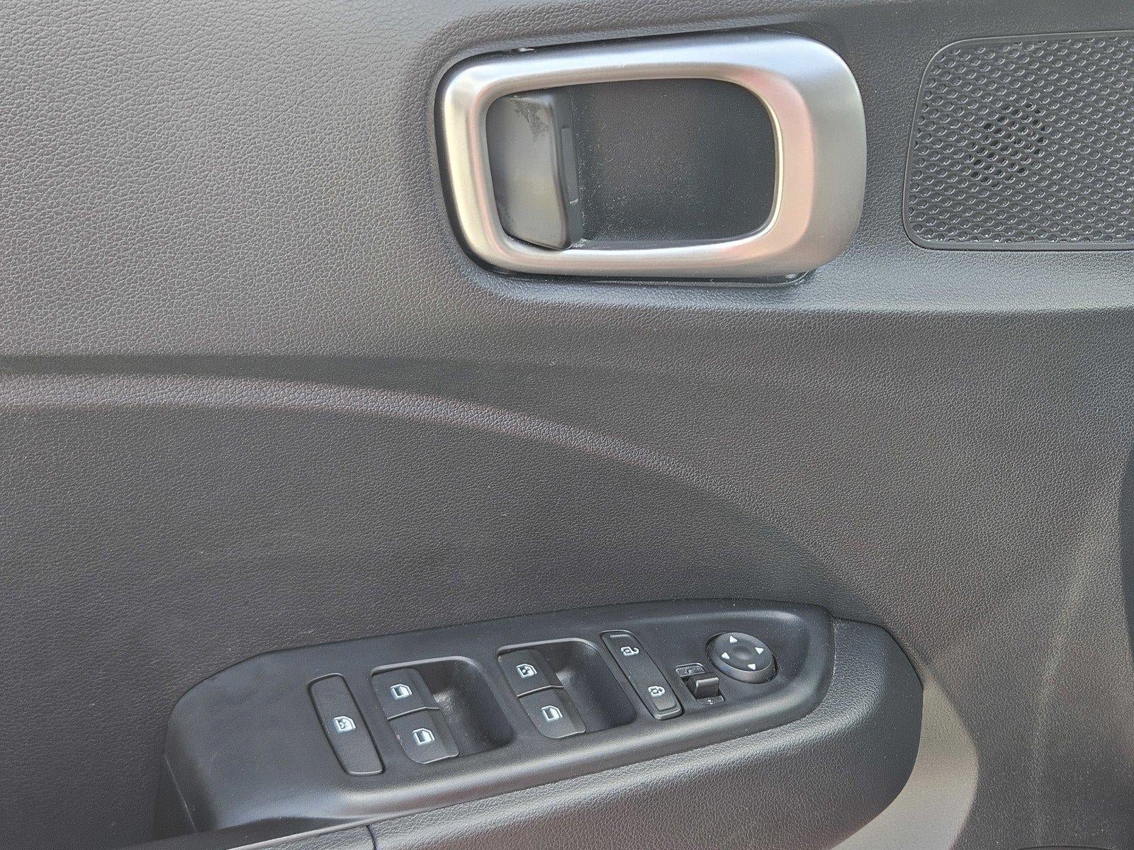 Used 2024 Hyundai Venue SEL FWD image 16