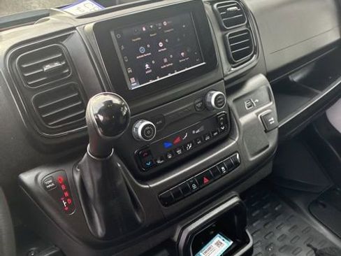 Used 2024 RAM ProMaster 2500 w/ Convenience Group image 27