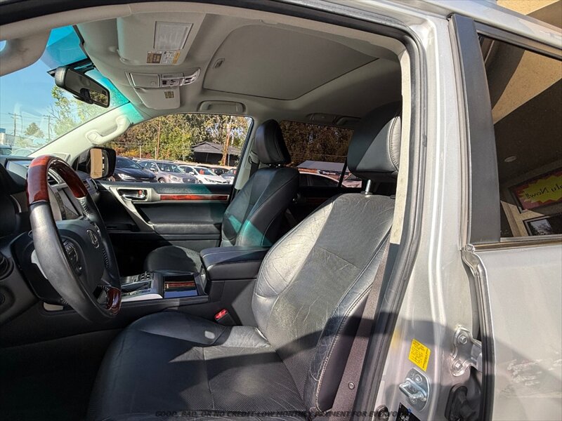 Used 2010 Lexus GX 460 w/ Convenience Pkg AWD/4WD image 11