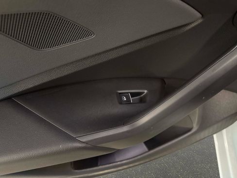 Used 2025 Volkswagen Jetta SE image 12