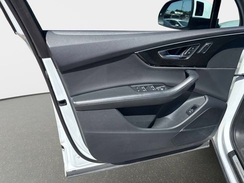 Used 2021 Audi Q7 3.0T Premium Plus w/ Executive Package image 18