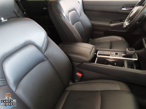 Used 2025 Nissan Pathfinder SL FWD image 28