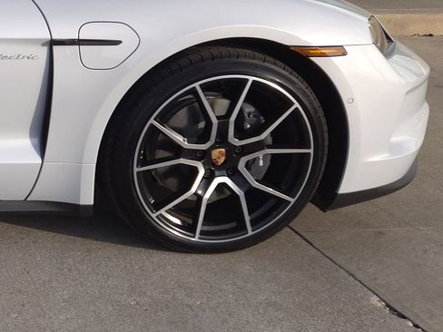 Used 2025 Porsche Taycan RWD image 11