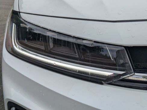 New 2026 Volkswagen Jetta SE FWD image 10