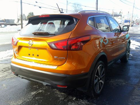 Used 2017 Nissan Rogue Sport SL w/ SL Premium Package image 8