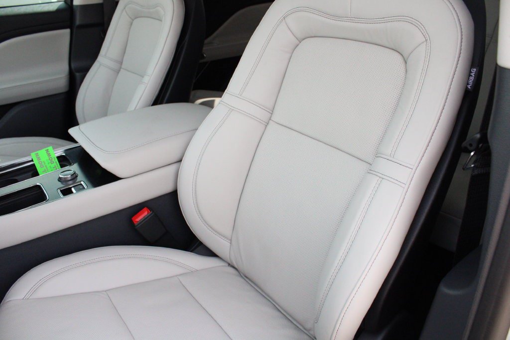New 2027 Lincoln Aviator AWD image 5