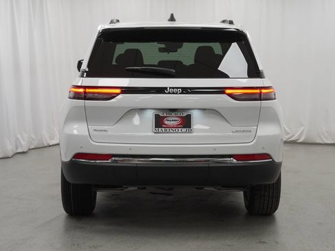 New 2026 Jeep Grand Cherokee Laredo AWD/4WD image 10