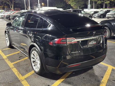 Used 2018 Tesla Model X 75D image 14