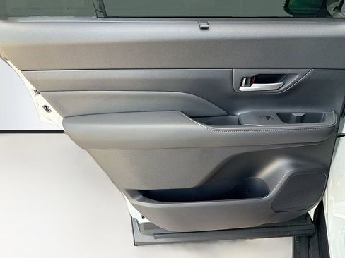 New 2026 Toyota Grand Highlander FWD image 26