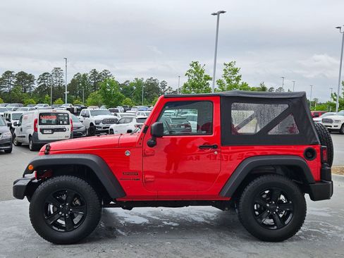 Used 2018 Jeep Wrangler Sport w/ Connectivity Group AWD/4WD image 4