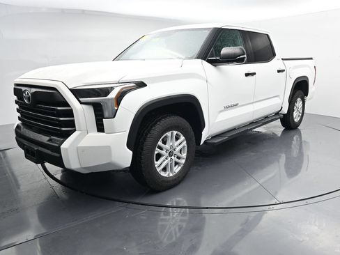 Used 2023 Toyota Tundra SR5 AWD/4WD image 4