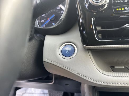 Used 2020 Toyota Highlander Limited Platinum image 22