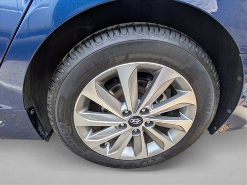 Used 2017 Hyundai Sonata Sport w/ Value Edition Package 02 FWD image 8