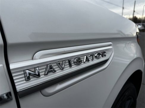 Certified 2022 Lincoln Navigator Reserve image 47