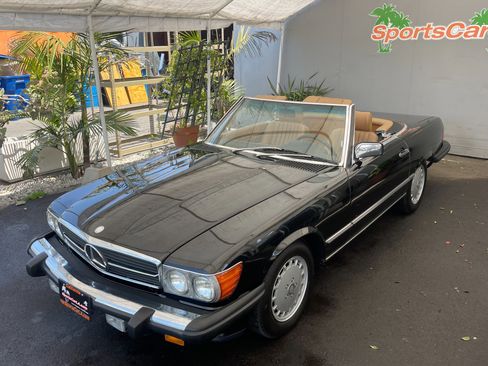 Used 1986 Mercedes-Benz 560 SL image 2