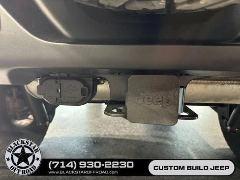 Used 2022 Jeep Wrangler Unlimited Rubicon AWD/4WD image 13