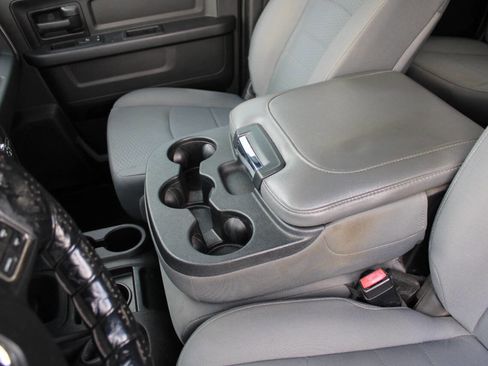 Used 2018 RAM 2500 Tradesman w/ Chrome Appearance Group image 31