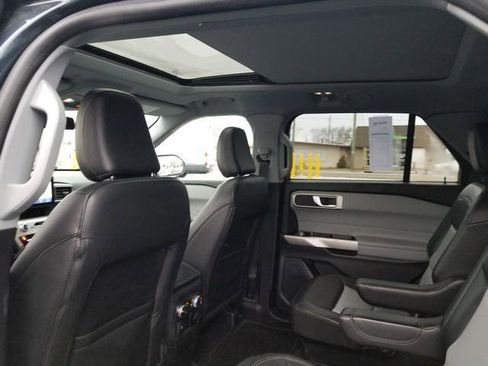 Certified 2022 Ford Explorer XLT w/ Equipment Group 202A image 18