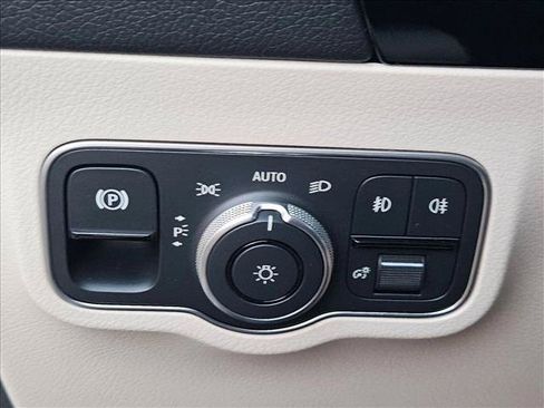 Certified 2026 Mercedes-Benz GLA 250 4MATIC image 8