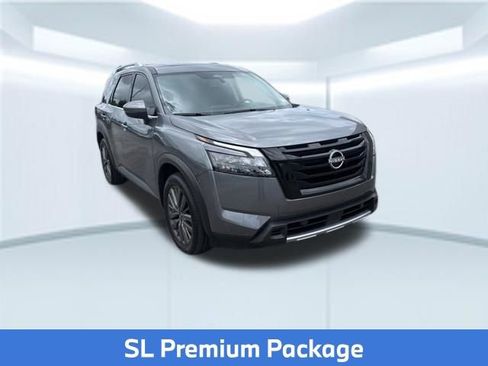 Used 2025 Nissan Pathfinder SL w/ SL Premium Package FWD image 4