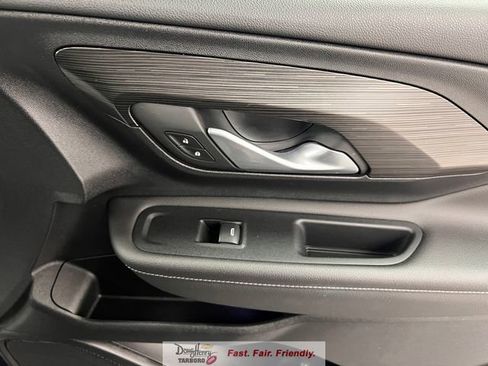 Used 2022 GMC Terrain SLT image 36