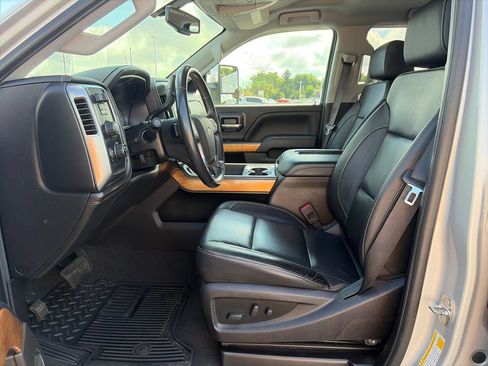 Used 2019 Chevrolet Silverado 2500 LTZ w/ Duramax Plus Package AWD/4WD image 15