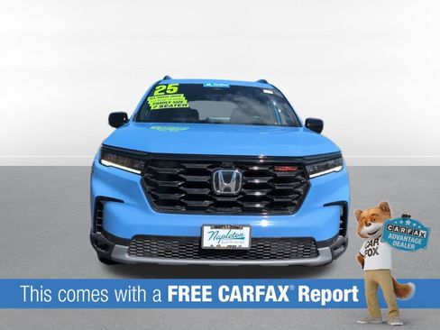 Used 2025 Honda Pilot TrailSport image 2