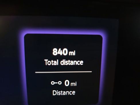 Certified 2025 Volkswagen Tiguan SE image 19